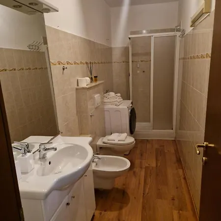 Alley Apartment Como